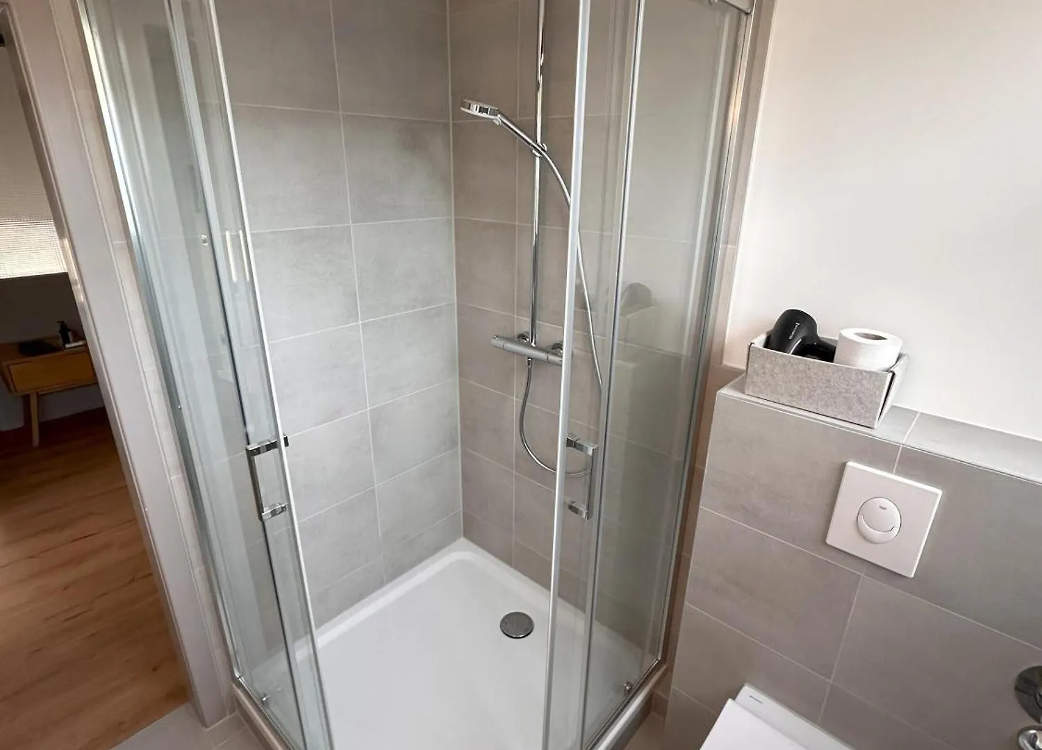Ruhige 3 Zimmer Wohnung Gut Angebunden Düsseldorf Deutschland